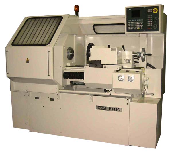 Фото загального виду токарного верстата ІТ-42 ІТ-42 Фото загального виду токарного верстата з ЧПУ